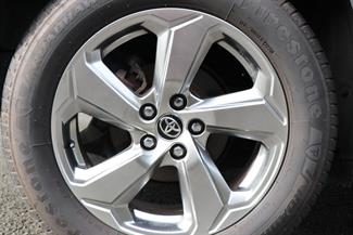 2021 Toyota RAV4 - Thumbnail
