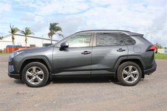 2021 Toyota RAV4 - Thumbnail