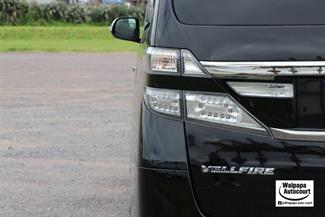 2012 Toyota Vellfire - Thumbnail