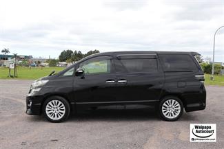 2012 Toyota Vellfire - Thumbnail