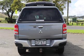 2017 Mitsubishi Triton - Thumbnail