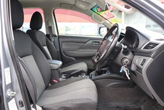 2017 Mitsubishi Triton - Thumbnail