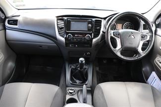 2017 Mitsubishi Triton - Thumbnail