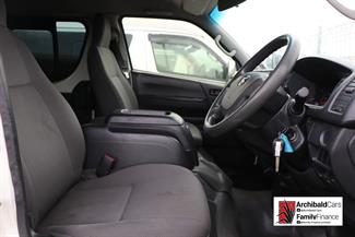 2017 Toyota Hiace - Thumbnail