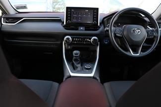 2021 Toyota RAV4 - Thumbnail