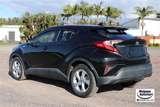 2017 Toyota C-Hr - Thumbnail