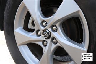 2017 Toyota C-Hr - Thumbnail