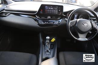 2017 Toyota C-Hr - Thumbnail