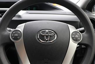 2013 Toyota Aqua - Thumbnail