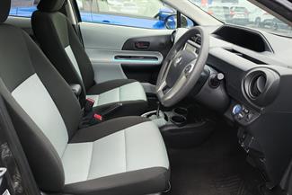 2013 Toyota Aqua - Thumbnail