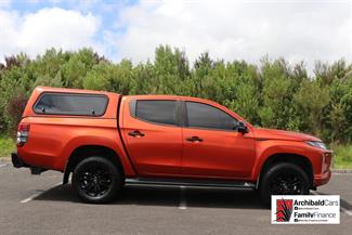2022 Mitsubishi Triton - Thumbnail