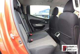 2022 Mitsubishi Triton - Thumbnail