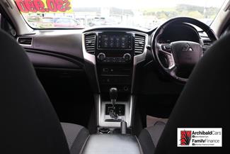 2022 Mitsubishi Triton - Thumbnail
