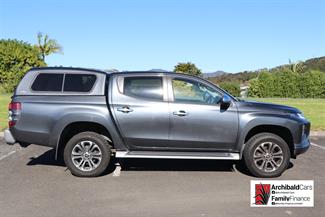 2022 Mitsubishi Triton - Thumbnail