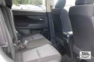 2018 Mitsubishi Outlander - Thumbnail