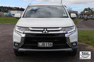2018 Mitsubishi Outlander - Thumbnail