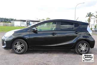 2013 Toyota Aqua - Thumbnail
