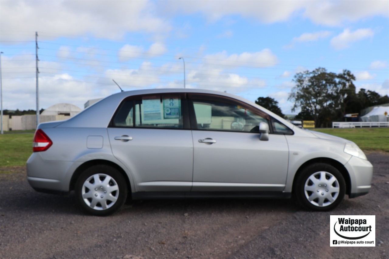2005 Nissan Tiida