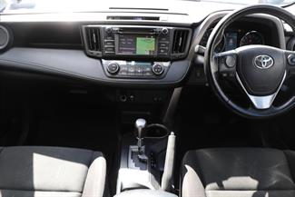 2018 Toyota RAV4 - Thumbnail