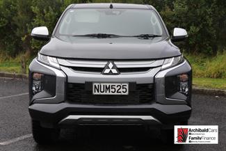 2022 Mitsubishi Triton - Thumbnail
