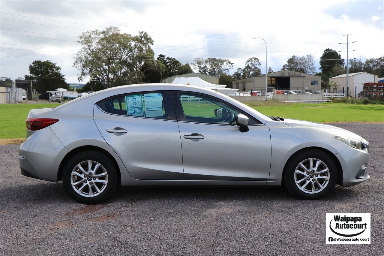 2016 Mazda Axela