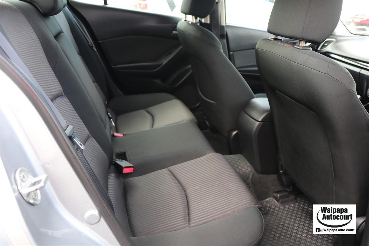 2016 Mazda Axela