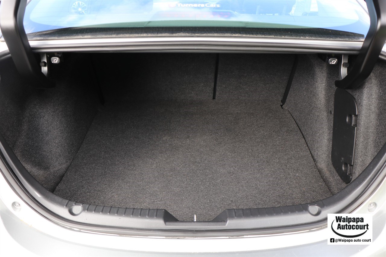2016 Mazda Axela