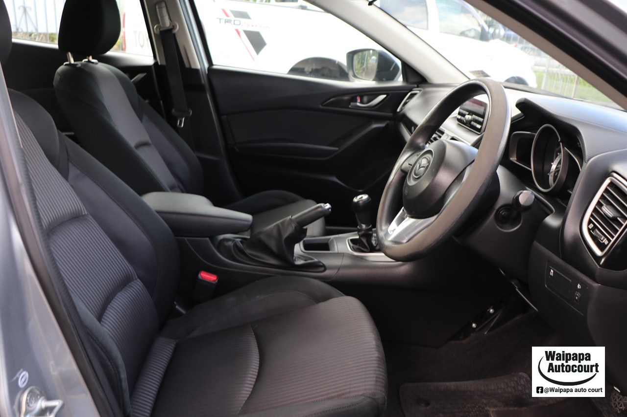2016 Mazda Axela