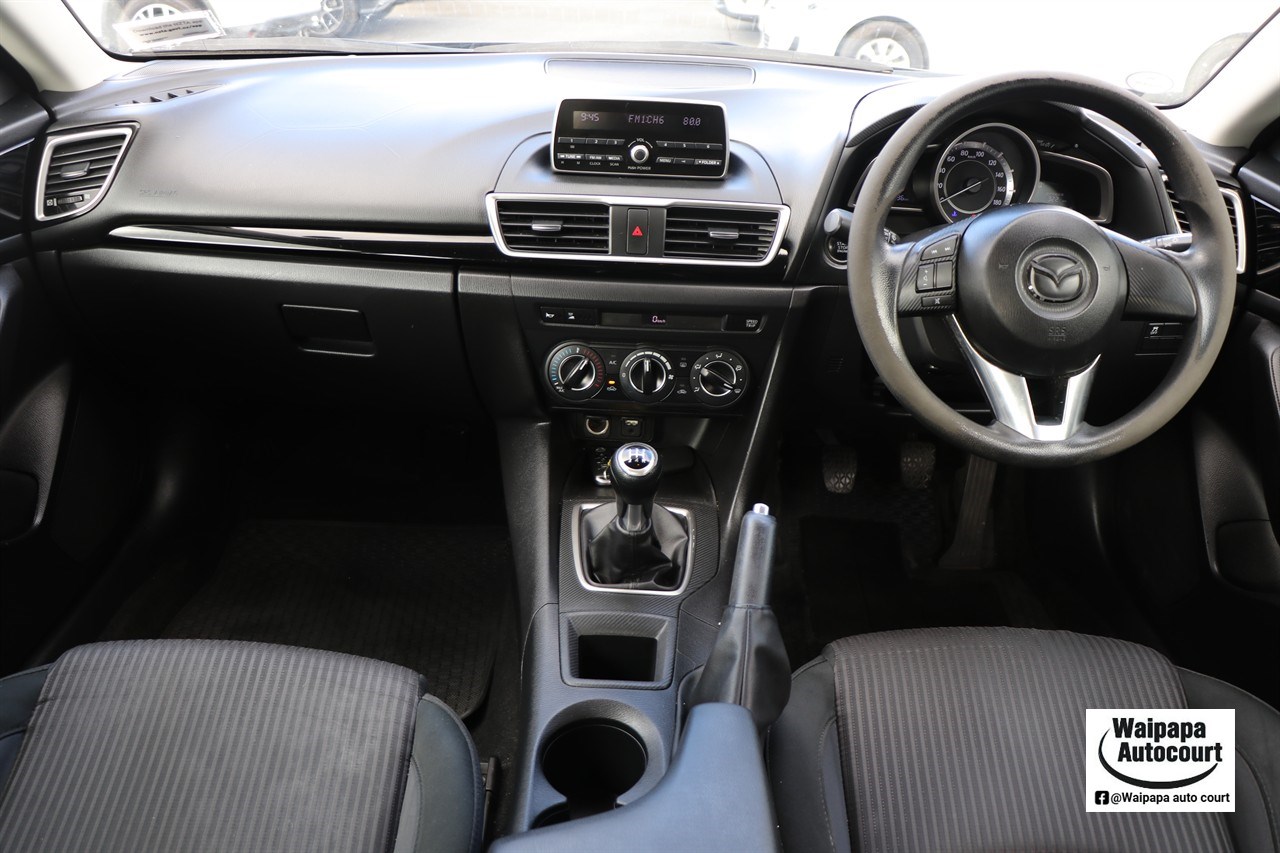 2016 Mazda Axela