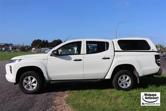 2021 Mitsubishi Triton - Thumbnail