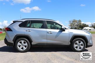 2021 Toyota RAV4 - Thumbnail