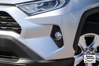 2021 Toyota RAV4 - Thumbnail