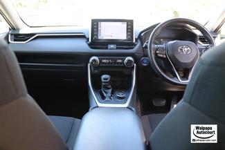 2021 Toyota RAV4 - Thumbnail