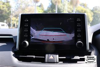 2021 Toyota RAV4 - Thumbnail