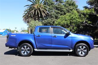 2022 Isuzu D-Max - Thumbnail