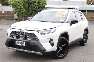 2020 Toyota RAV4 - Thumbnail