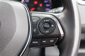 2020 Toyota RAV4 - Thumbnail