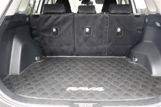 2020 Toyota RAV4 - Thumbnail