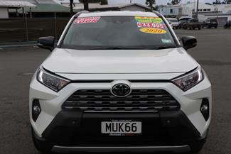 2020 Toyota RAV4 - Thumbnail