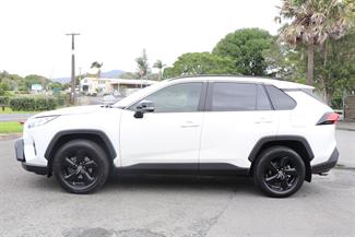 2020 Toyota RAV4 - Thumbnail