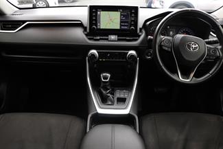 2020 Toyota RAV4 - Thumbnail