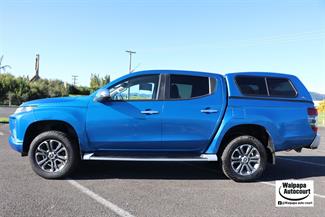 2022 Mitsubishi Triton - Thumbnail