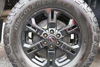 2022 Nissan Navara - Thumbnail