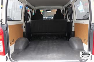 2025 Toyota Hiace - Thumbnail