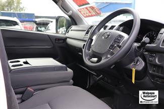 2025 Toyota Hiace - Thumbnail