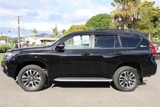 2022 Toyota Landcruiser Prado - Thumbnail