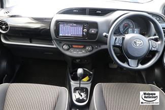 2017 Toyota Vitz - Thumbnail