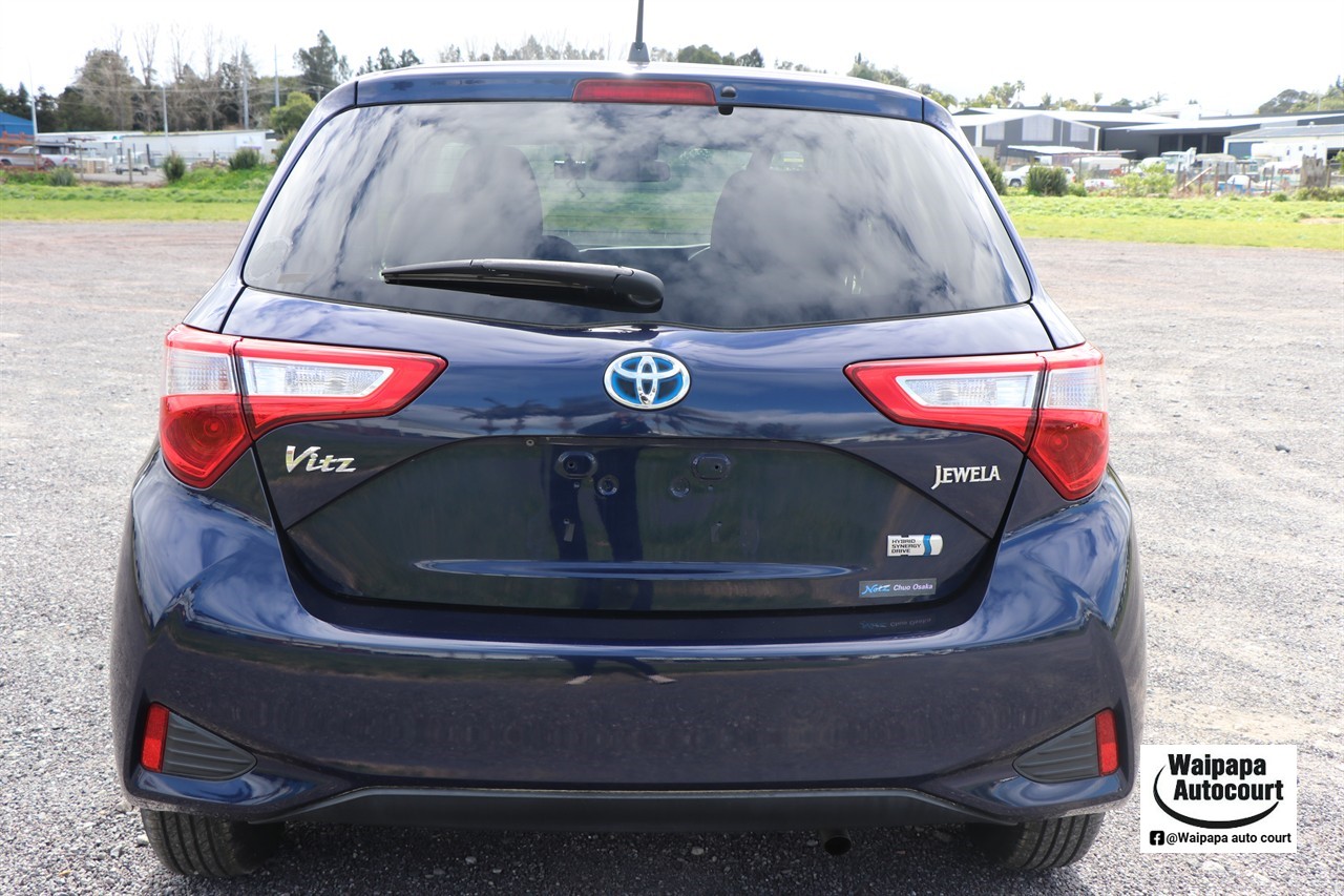 2017 Toyota Vitz
