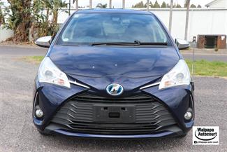 2017 Toyota Vitz - Thumbnail