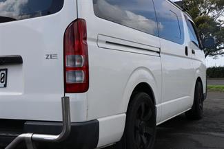 2016 Toyota Hiace - Thumbnail